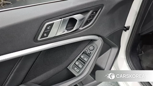 BMW 1 Series (F40) 2022 Белый из Кореи, фото 3