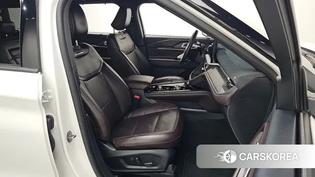 Ford Explorer 6th Generation 2024 Белый из Кореи, фото 3