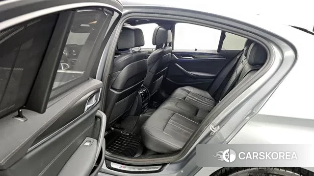 BMW 5 Series (G30) 2023 Серый из Кореи, фото 3