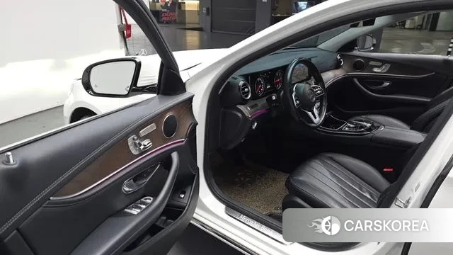 Mercedes-Benz E-Class W213 2019 Белый из Кореи, фото 3