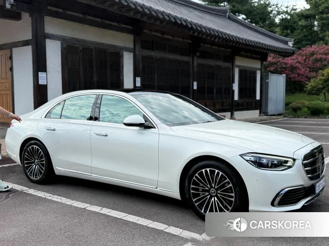 Mercedes-Benz S-Class W223 2022 Жемчужный цвет из Кореи, фото 3