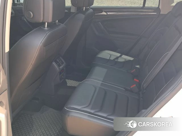 Volkswagen Tiguan second Generation 2023 Белый из Кореи, фото 3