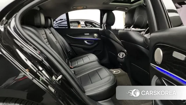 Mercedes-Benz E-Class W213 2018 Черный из Кореи, фото 3