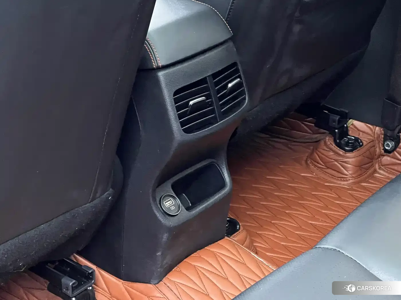 Kia KX3 proud run 2023 Белый из Китая, фото 3