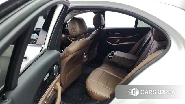 Mercedes-Benz E-Class W213 2018 Белый из Кореи, фото 3