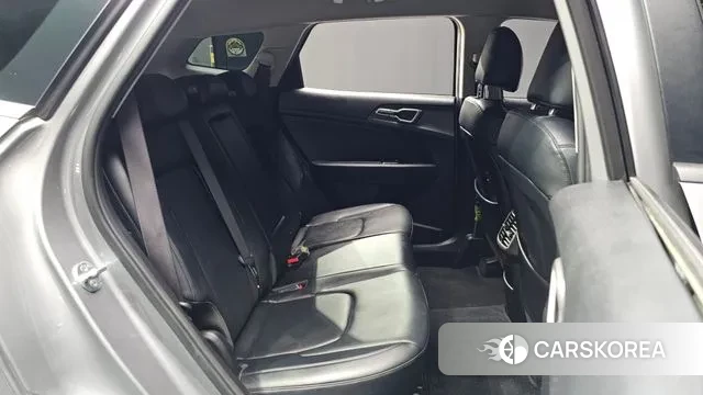 Kia Sportage 5th Generation 2022 Серебристо-серый из Кореи, фото 3