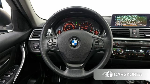 BMW 3 Series (F30) 2018 Белый из Кореи, фото 3