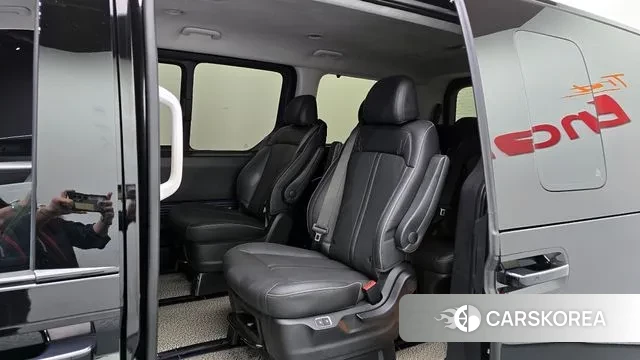 Hyundai Staria 2023 Черный из Кореи, фото 3