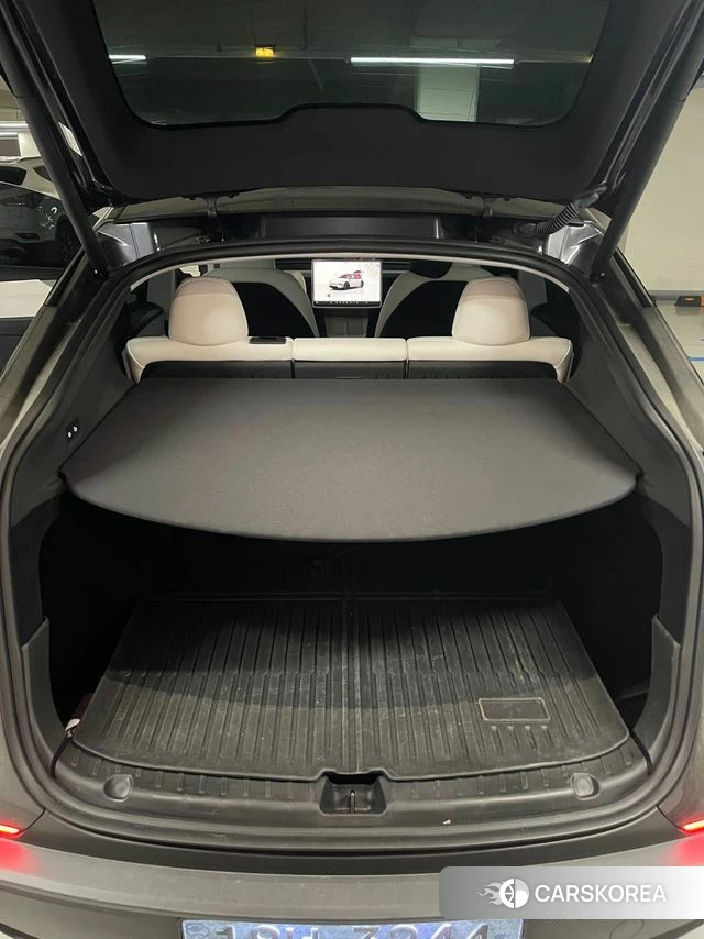 Tesla Model Y 2025 Серый из Кореи, фото 3