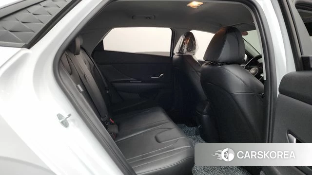 Hyundai The New Avante (CN7) 2023 Белый из Кореи, фото 3