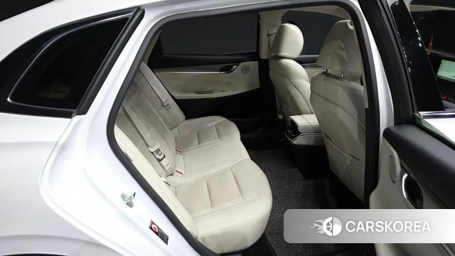 Hyundai The New Grandeur IG Hybrid 2022 Белый из Кореи, фото 3