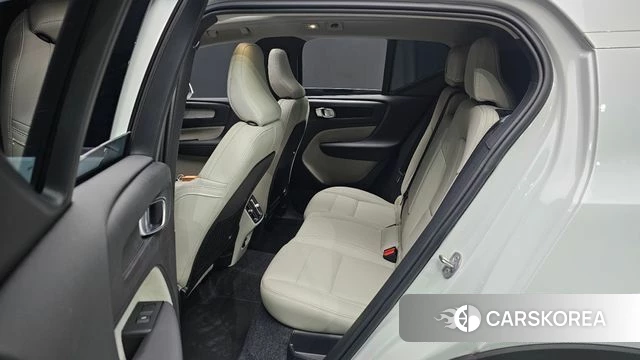 Volvo XC40 2025 Белый из Кореи, фото 3