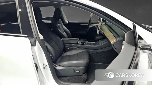 Tesla Model Y 2023 Белый из Кореи, фото 3