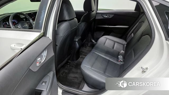 Kia The New K3 2nd generation 2021 Белый из Кореи, фото 3