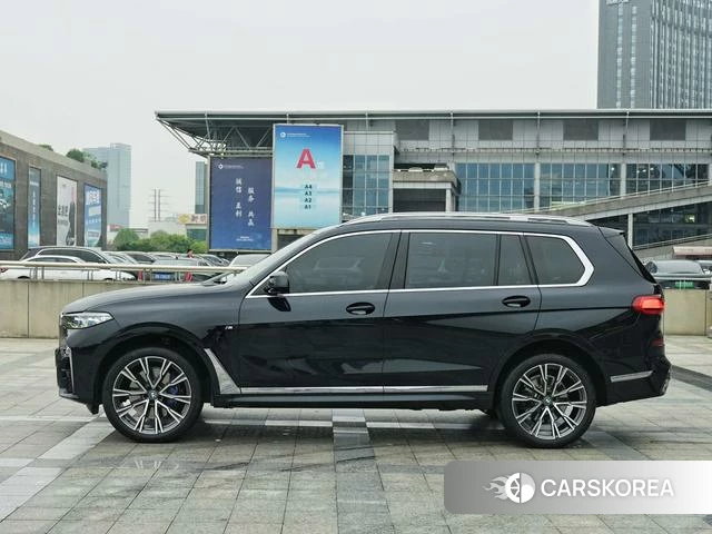 BMW X7 2021 Черный из Китая, фото 3