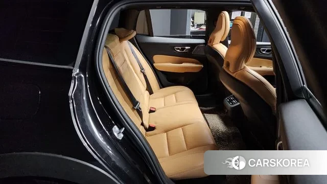 Volvo V60 Cross-Country 2nd Generation 2020 Черный из Кореи, фото 3