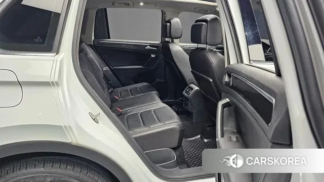 Volkswagen Tiguan second Generation 2018 Белый из Кореи, фото 3