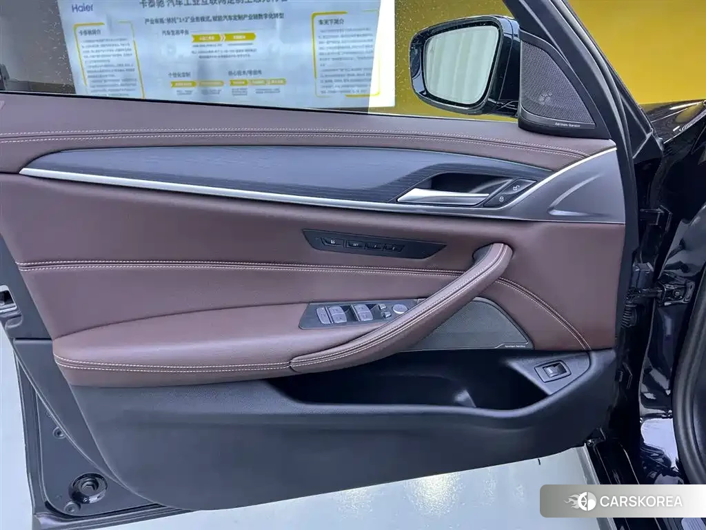 BMW 5 series 2024 Черный из Китая, фото 3