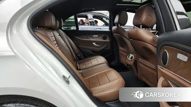Mercedes-Benz E-Class W213 2020 Белый из Кореи, фото 3