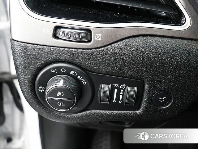 Jeep Cherokee (KL) 2021 Жемчужный цвет из Кореи, фото 3