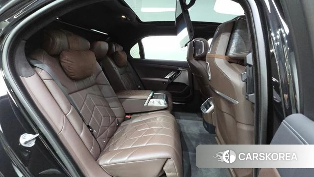 BMW 7 Series (G70) 2022 Черный из Кореи, фото 3