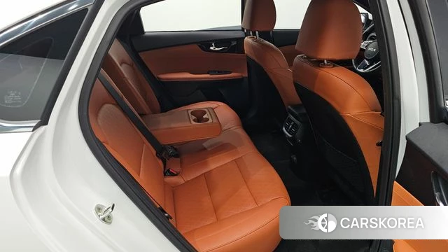 Kia The New K3 2nd generation 2022 Белый из Кореи, фото 3