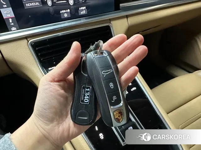 Porsche Panamera (971) 2018 Белый из Кореи, фото 3