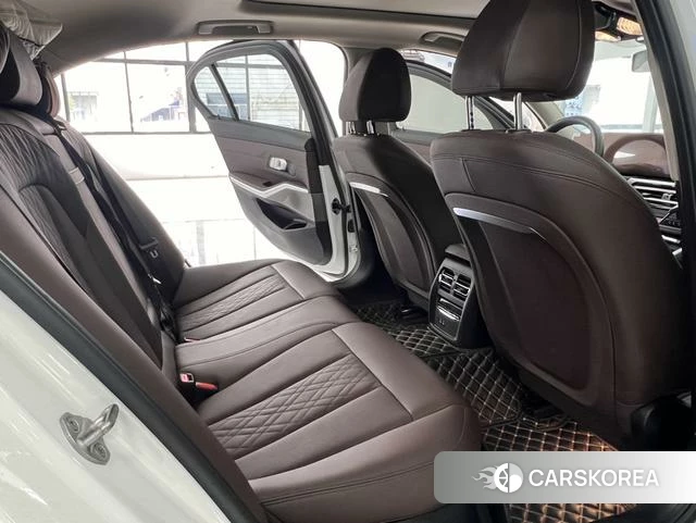 BMW 3 series 2024 Белый из Китая, фото 3