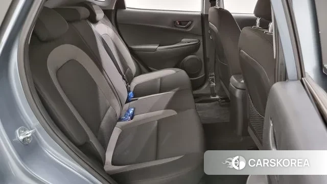 Hyundai Kona 2020 Светло-серебряный цвет из Кореи, фото 3