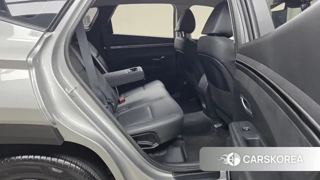 Hyundai Tucson (NX4) 2021 Серебристо-серый из Кореи, фото 3