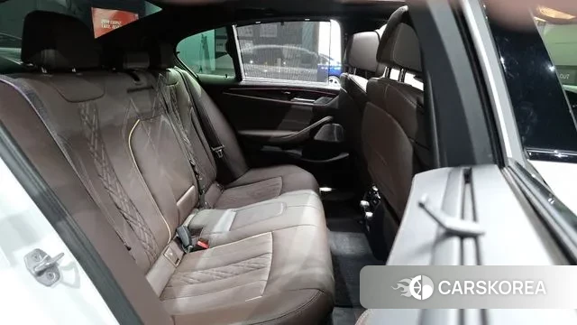 BMW 5 Series (G30) 2022 Белый из Кореи, фото 3