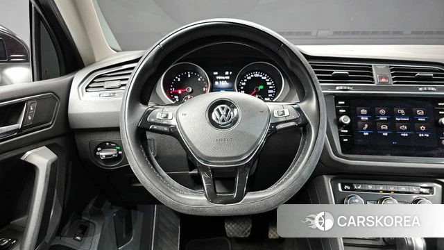 Volkswagen Tiguan second Generation 2018 Черный из Кореи, фото 3