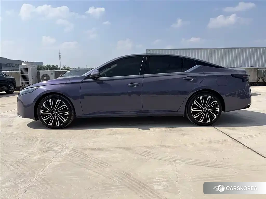 Nissan Teana 2025 Red/purple из Китая, фото 3