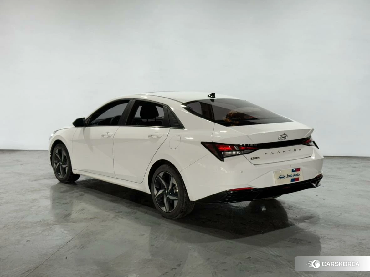 Hyundai Elantra 2022 Белый из Китая, фото 3