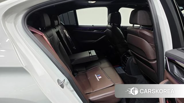 BMW 5 Series (G30) 2022 Белый из Кореи, фото 3