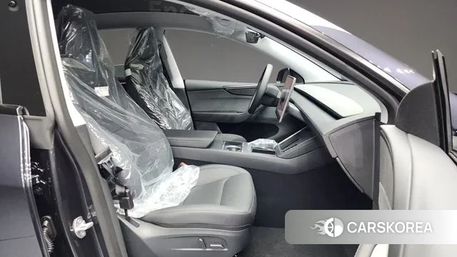 Tesla Model Y 2025 Серый из Кореи, фото 3