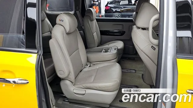 Kia The New Carnival 2018 Желтый из Кореи, фото 3