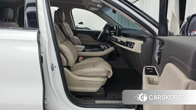 Lincoln Aviator 2nd generation 2020 Белый из Кореи, фото 3