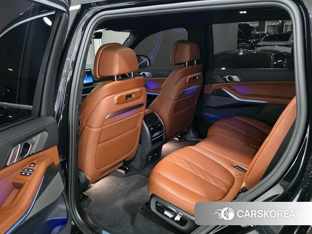 BMW X7 (G07) 2025 Черный из Кореи, фото 3