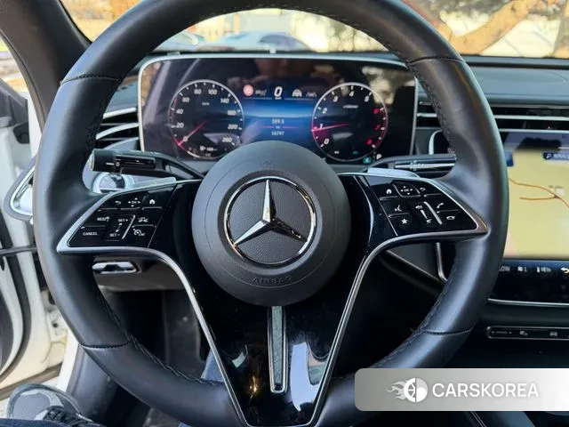 Mercedes-Benz E-Class W214 2024 Белый из Кореи, фото 3