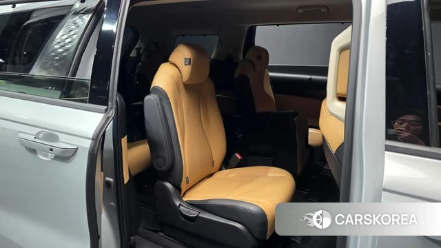 Kia Carnival 4th generation 2022 Серебряный из Кореи, фото 3