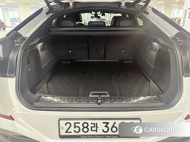 BMW X6 (G06) 2020 Жемчужный цвет из Кореи, фото 3