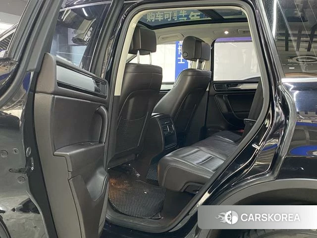 Volkswagen Touareg 2019 Черный из Китая, фото 3
