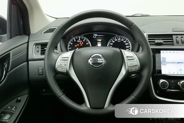 Nissan TIIDA 2022 Красный из Китая, фото 3