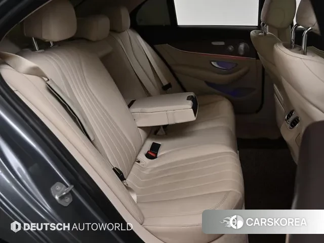 Mercedes-Benz E-Class W213 2018 Серебристо-серый из Кореи, фото 3