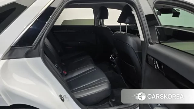 Hyundai Grandeur Hybrid (GN7) 2023 Белый из Кореи, фото 3