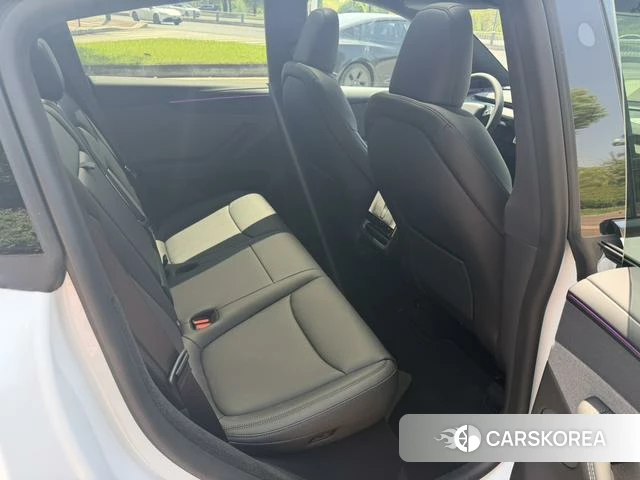 Tesla Model Y 2026 Белый из Китая, фото 3