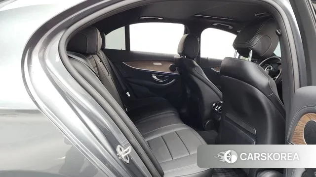 Mercedes-Benz E-Class W213 2022 Серый из Кореи, фото 3