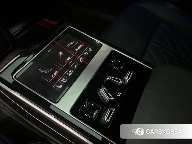 Audi A8 2022 Черный из Китая, фото 3