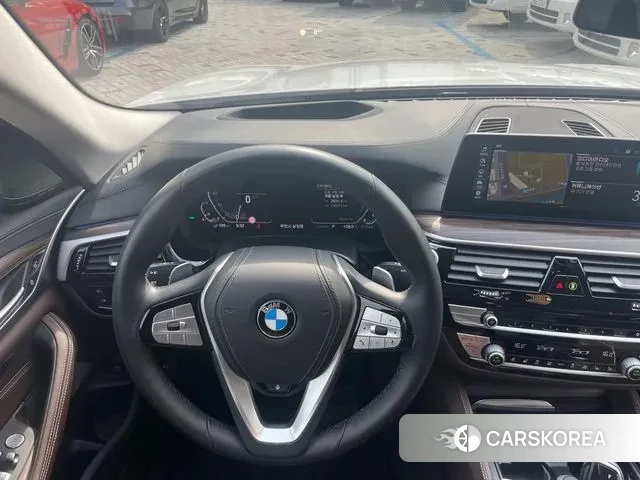 BMW 5 Series (G30) 2020 Белый из Кореи, фото 3